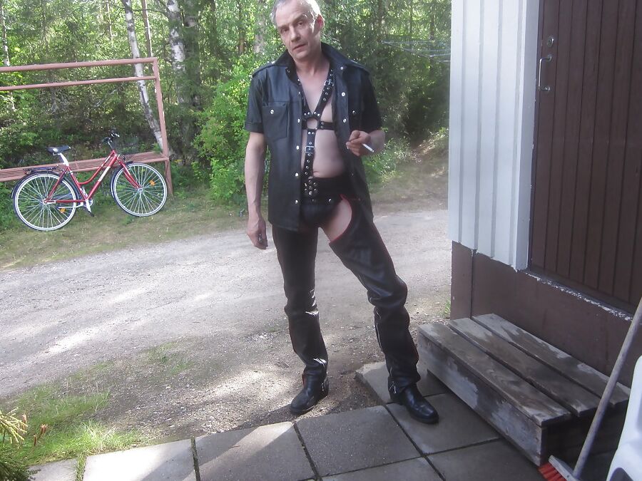 mr.mature leather