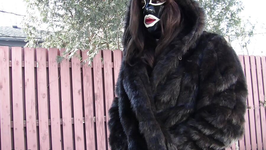 Rachel&;s fur coat