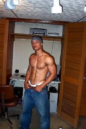 IT GETS ME SO HORNY THINKING SOMEONE MIGHT SEE MY NAUGHTINES