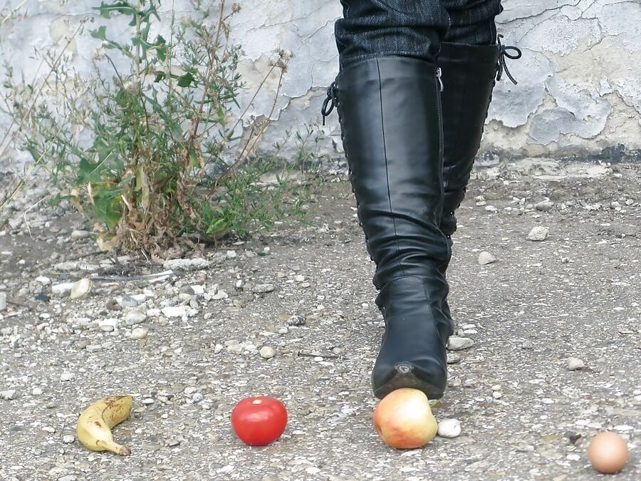 Boot Food Crushing