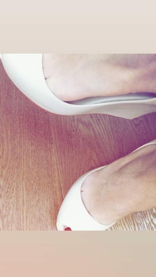Platform Heels.. Foot Fetish.. My sexy feet..