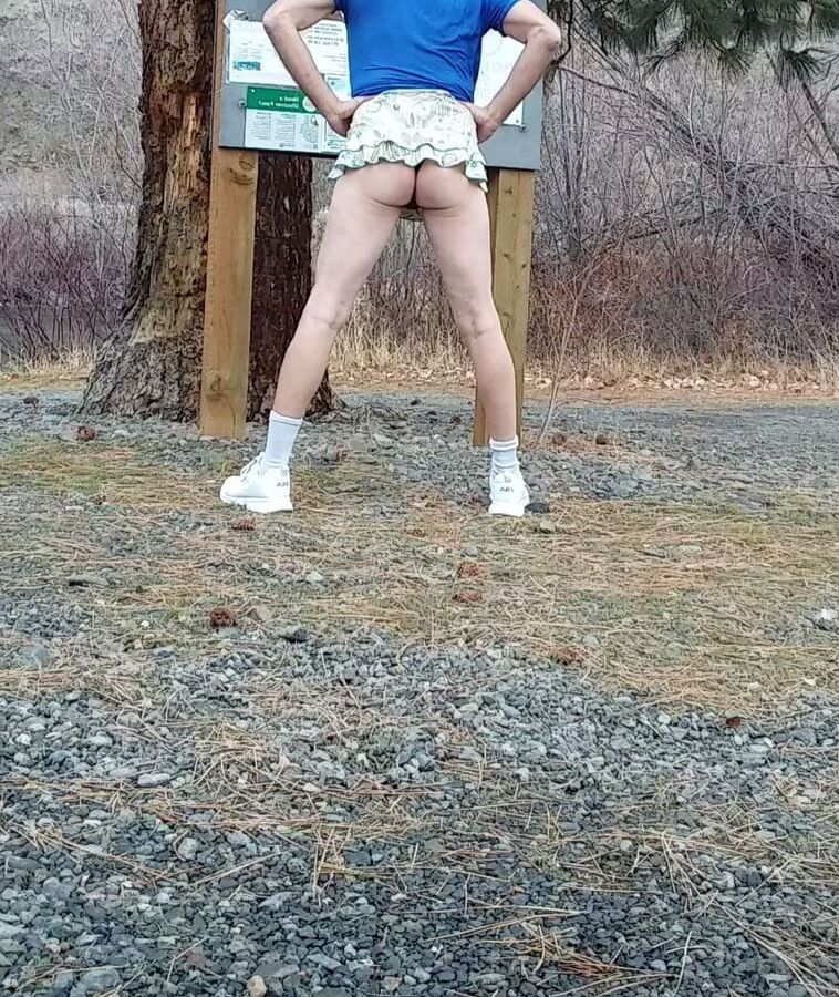 Let&;s have sex outside