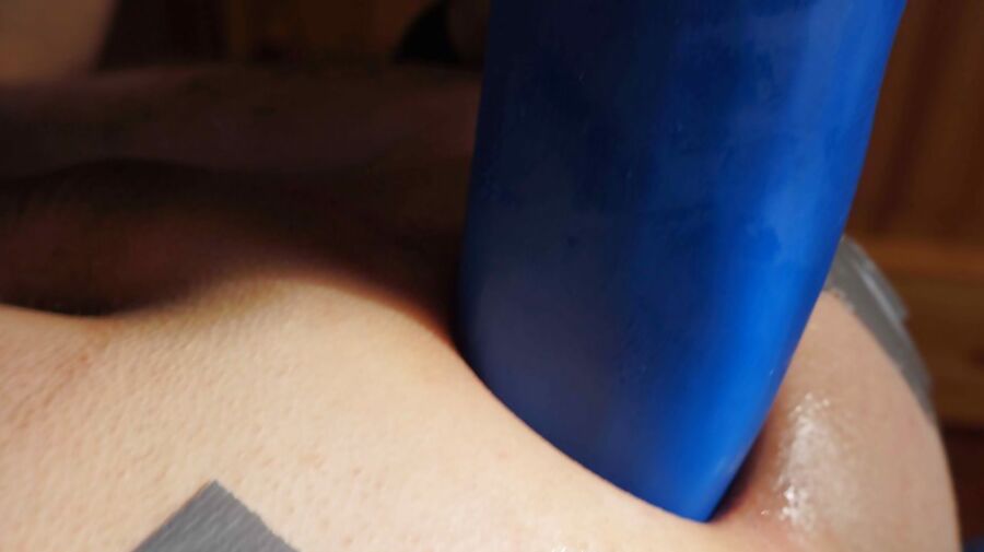 My first dildo ,cm fucking my gaping asshole april