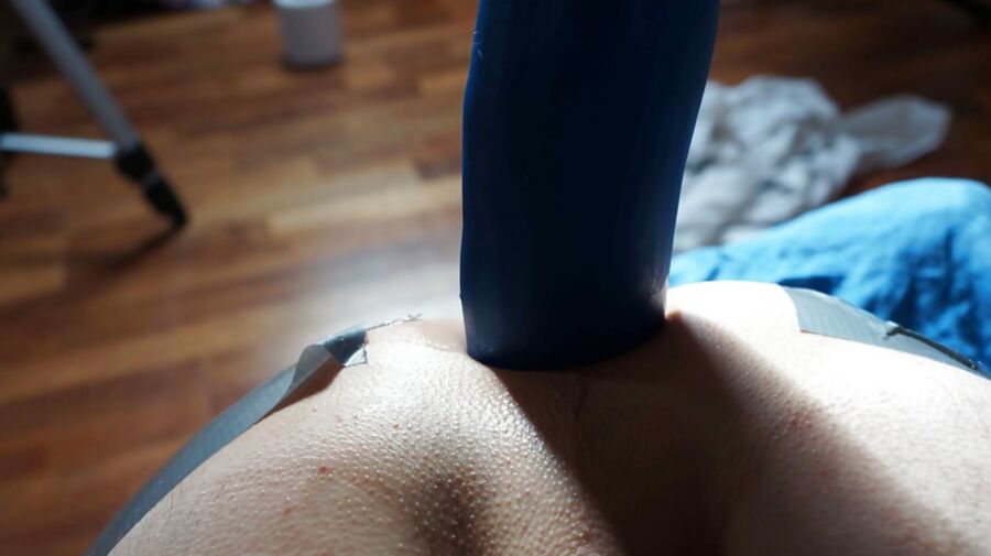 My first dildo ,cm fucking my gaping asshole april