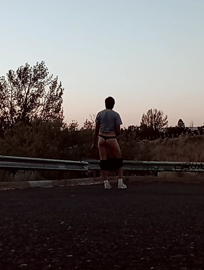 Cruzing for cock