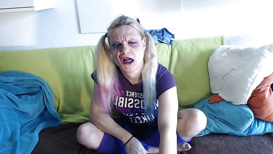 Imitating Harley Quinn facial expresions