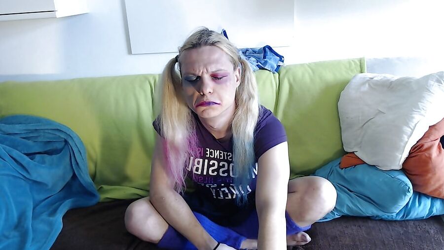 Imitating Harley Quinn facial expresions