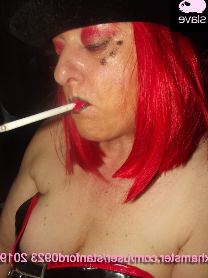 MISTRESS WITH PIGGY SLAVE