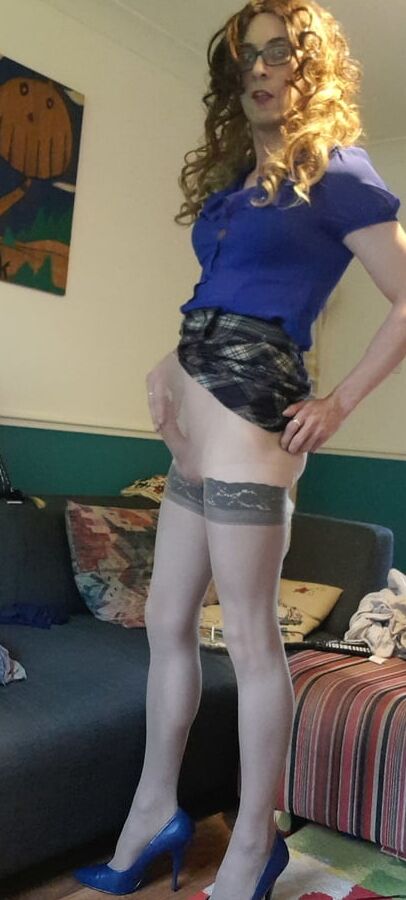 Danni playing in pantyhose