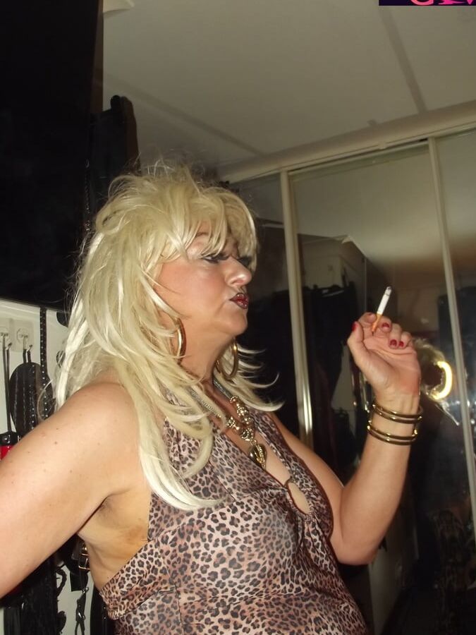 THIS WHORE CAN DO EVERYTHING