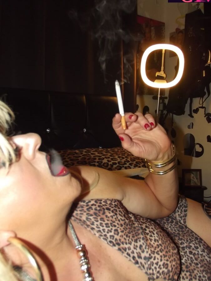 THIS WHORE CAN DO EVERYTHING
