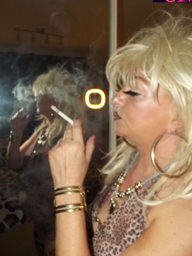 THIS WHORE CAN DO EVERYTHING