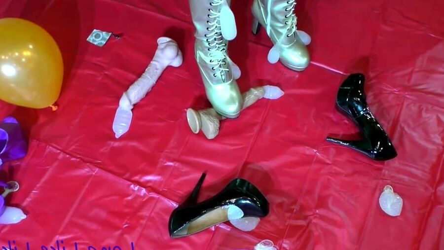 Home Fetish Party "Condom Play"
