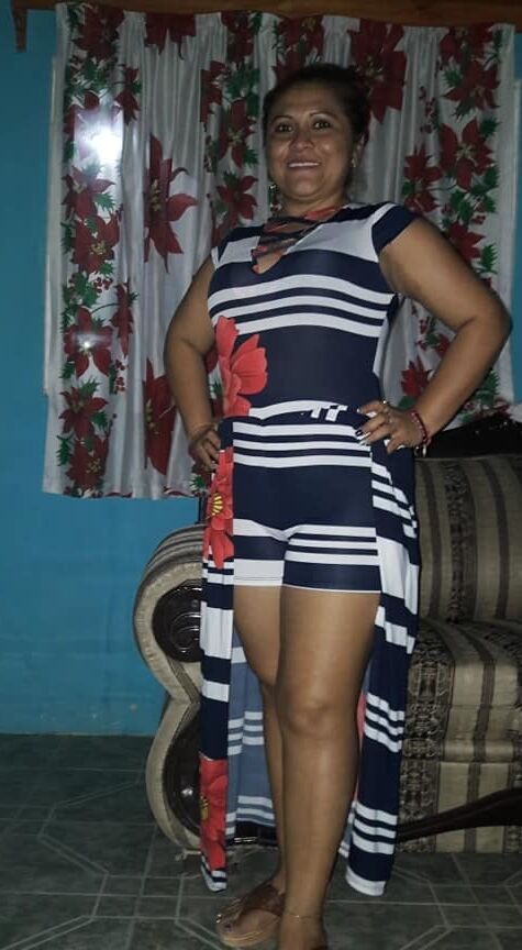 Paula Mami CULONA, mexicana nalgona, candid mom ass