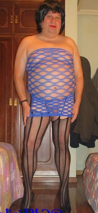 Slutty chubby Cdshirila teasing in blue