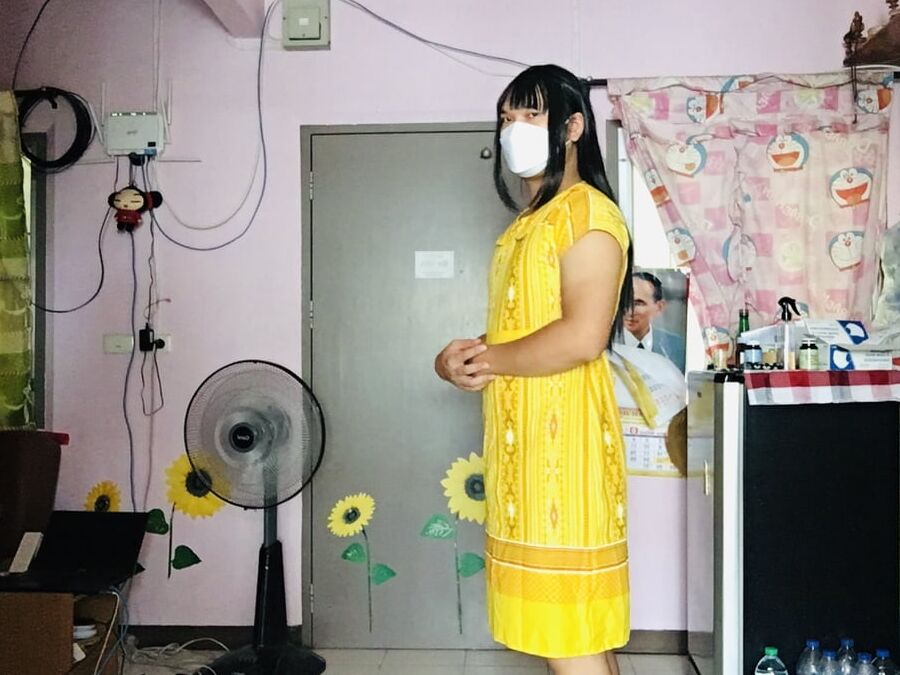Dress Yellow Teen ladyboy