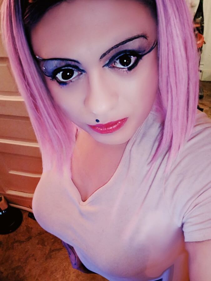 SIMMY VIOLET