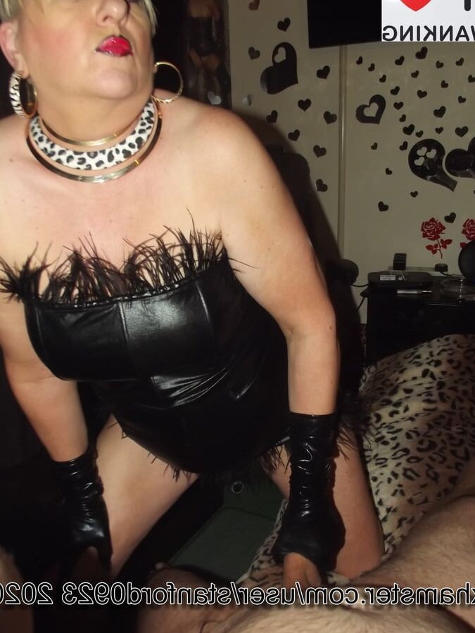 WHORE WANKING OFF