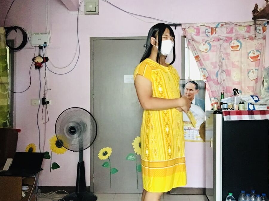 Dress Yellow Teen ladyboy