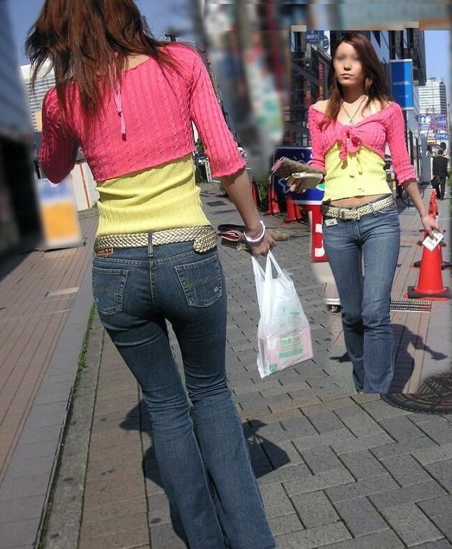 Candid: Asian Ass in Jeans