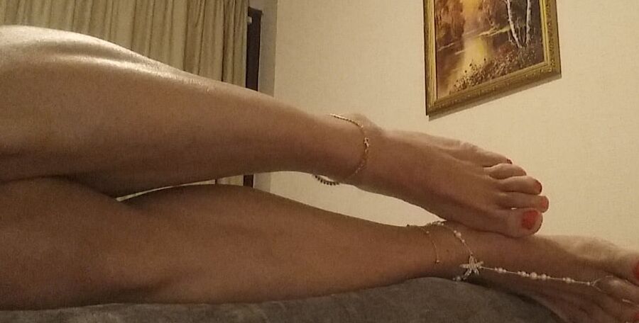 Camelia - Feet pics collection