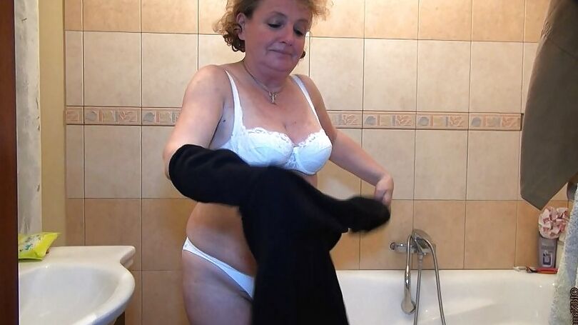 Old granny in the bathroom