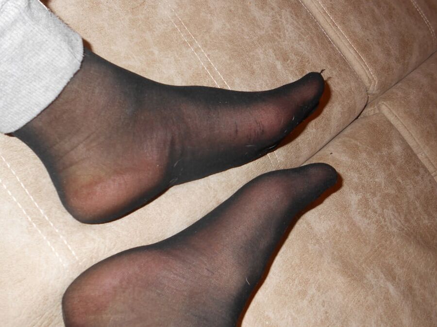 RussianTS shows her feet