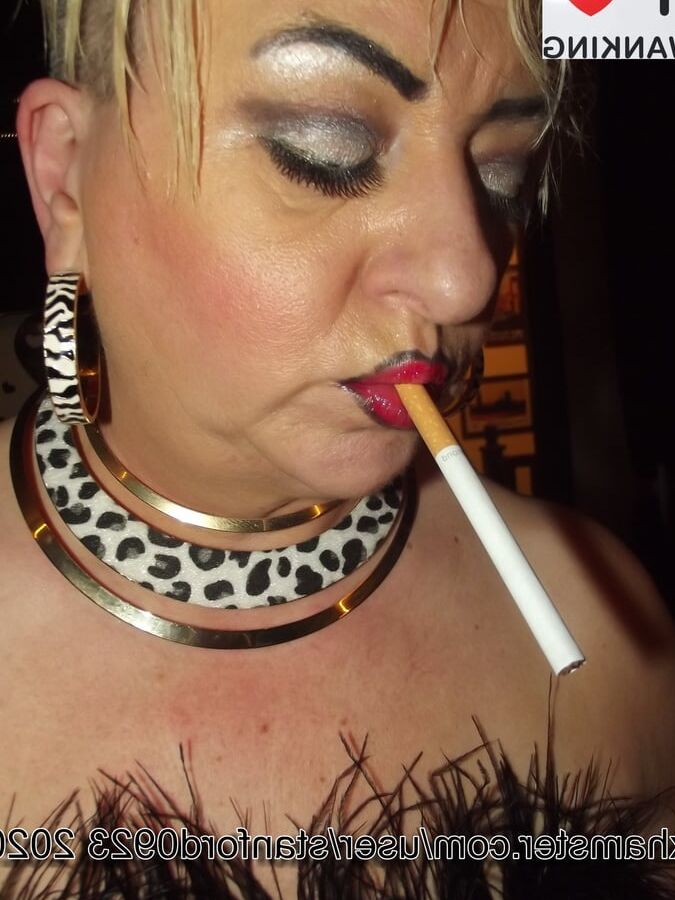 WHORE WANKING OFF