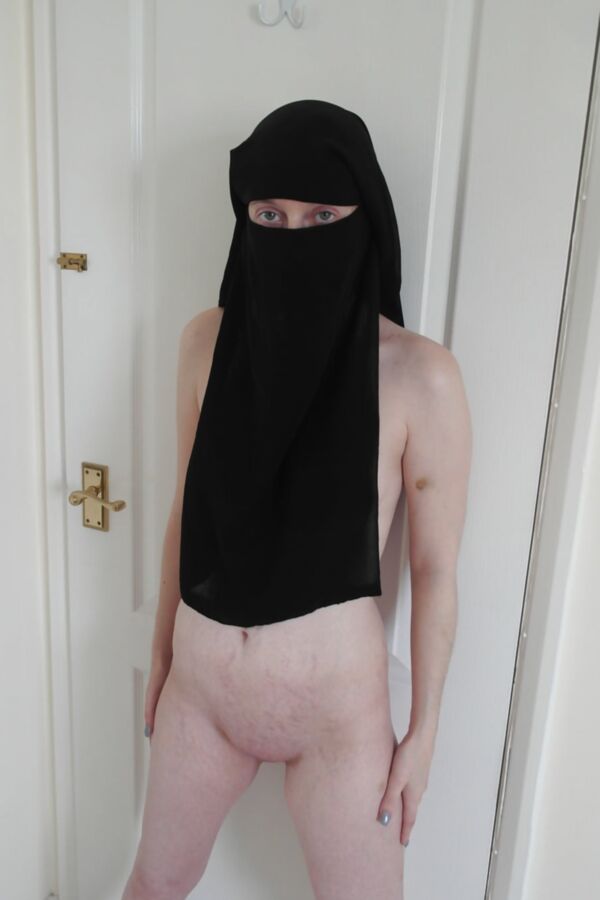 British wife Naked in Black Niqab