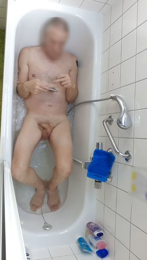 public outdoor exhibitionist solowank analtoy slowmotion cum