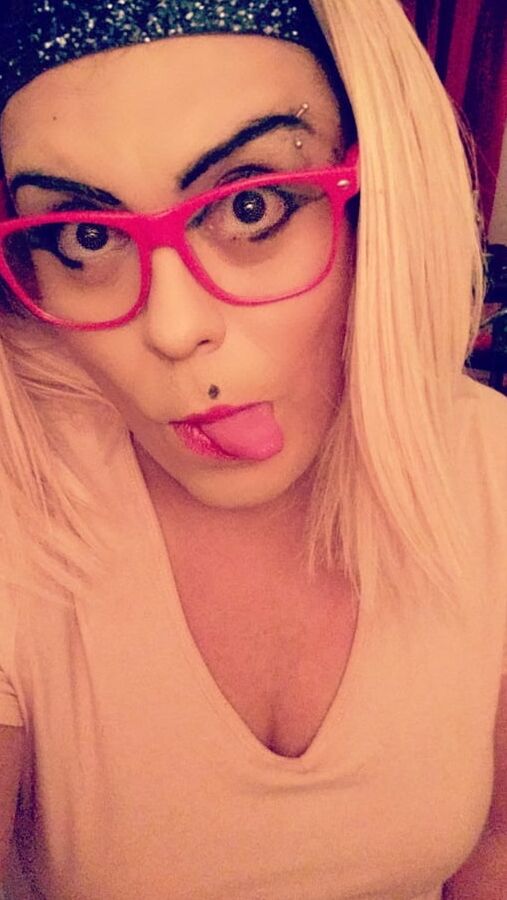 SIMMY VIOLET