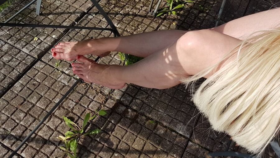 feet