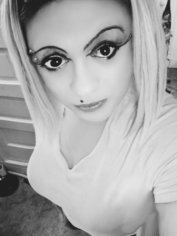 SIMMY VIOLET