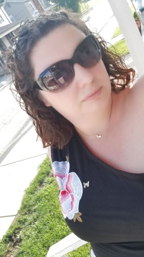 Feeling frisky after a long week...... milf housewife