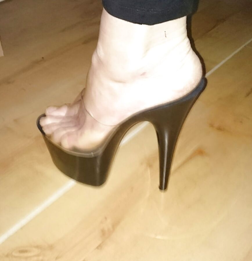 NEW SEXY HEELS
