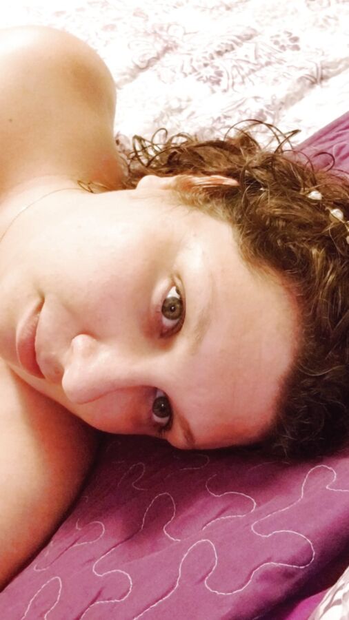 Feeling frisky after a long week...... milf housewife