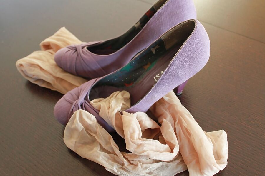 Violet heels, panties, bra, pantyhose