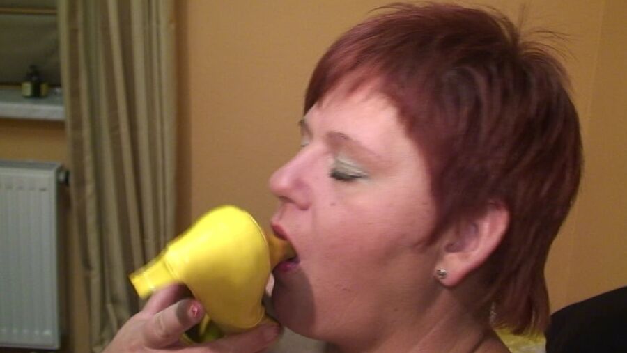 "Yellow high heels into my hot hole "