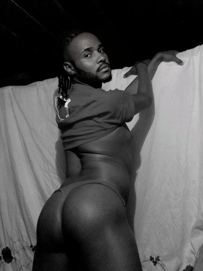 The Xhosa Nudist at your service