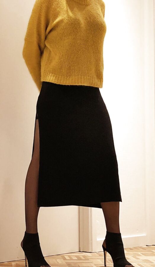 Mustard jumper, black skirt &amp; stay up stockings