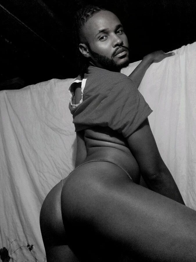 The Xhosa Nudist at your service