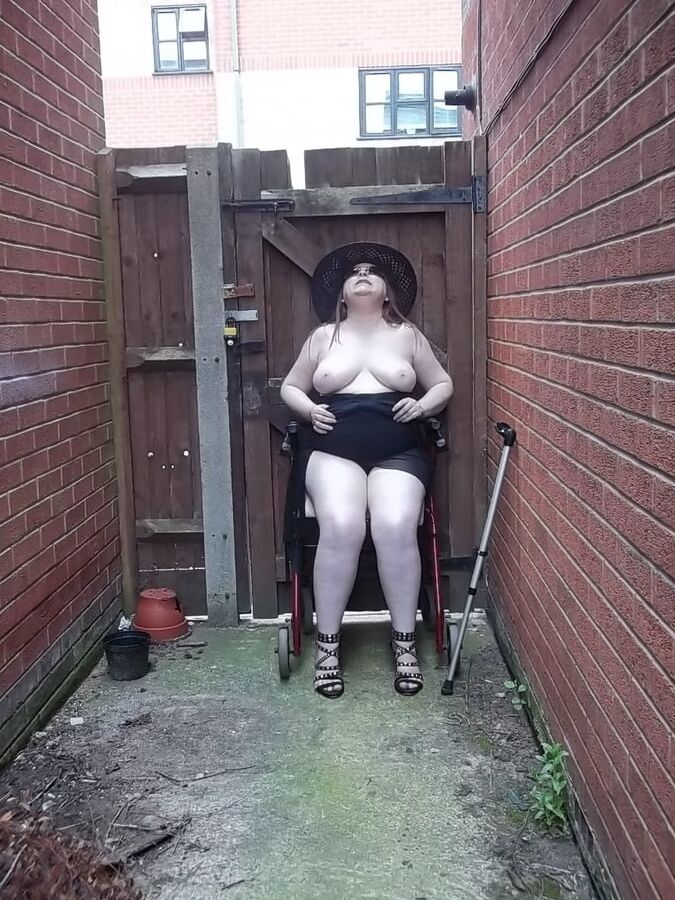 Cheeky Flashing