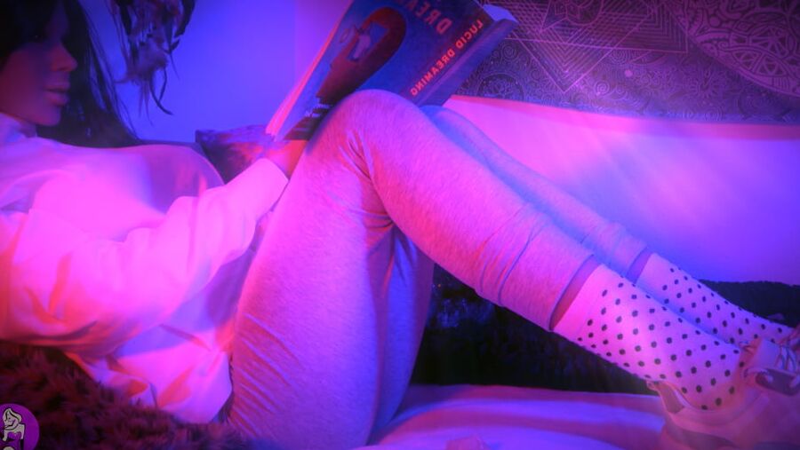 Lucid Dreamgirl Legs