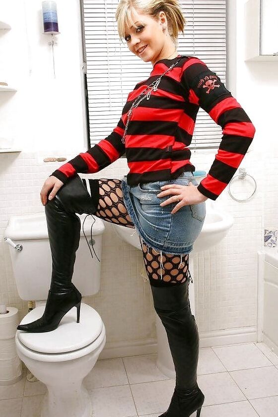 Miniskirt hot pussies (Mix)