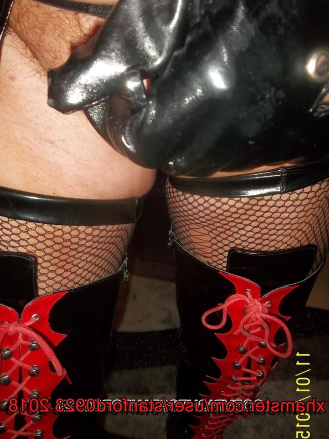 SLUT SMOKING BLACK RUSSIAN