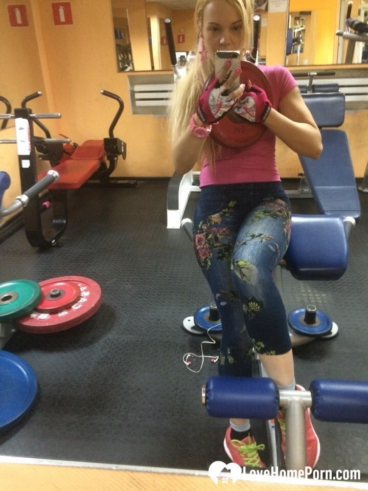 Kinky blonde loves working out on camera