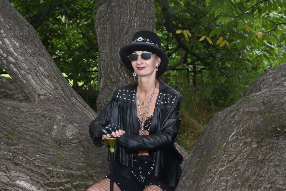 Clockpunk under the tree