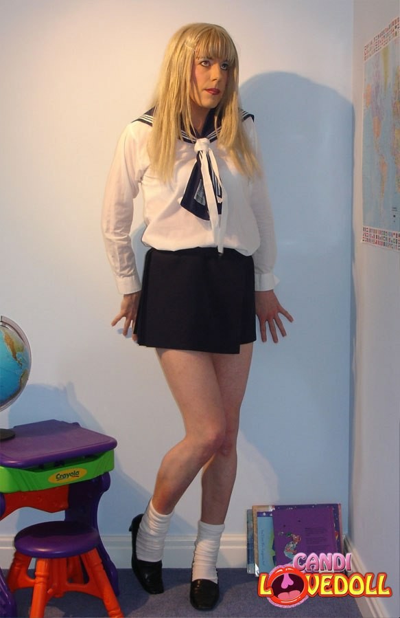 Blonde tranny drag
