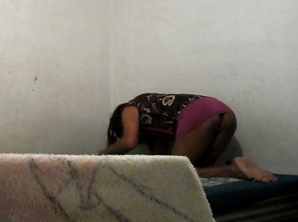 Joselynne In Bed SelfieStick