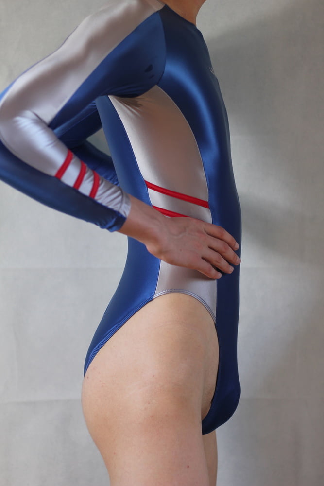 Leohex high-cut suit